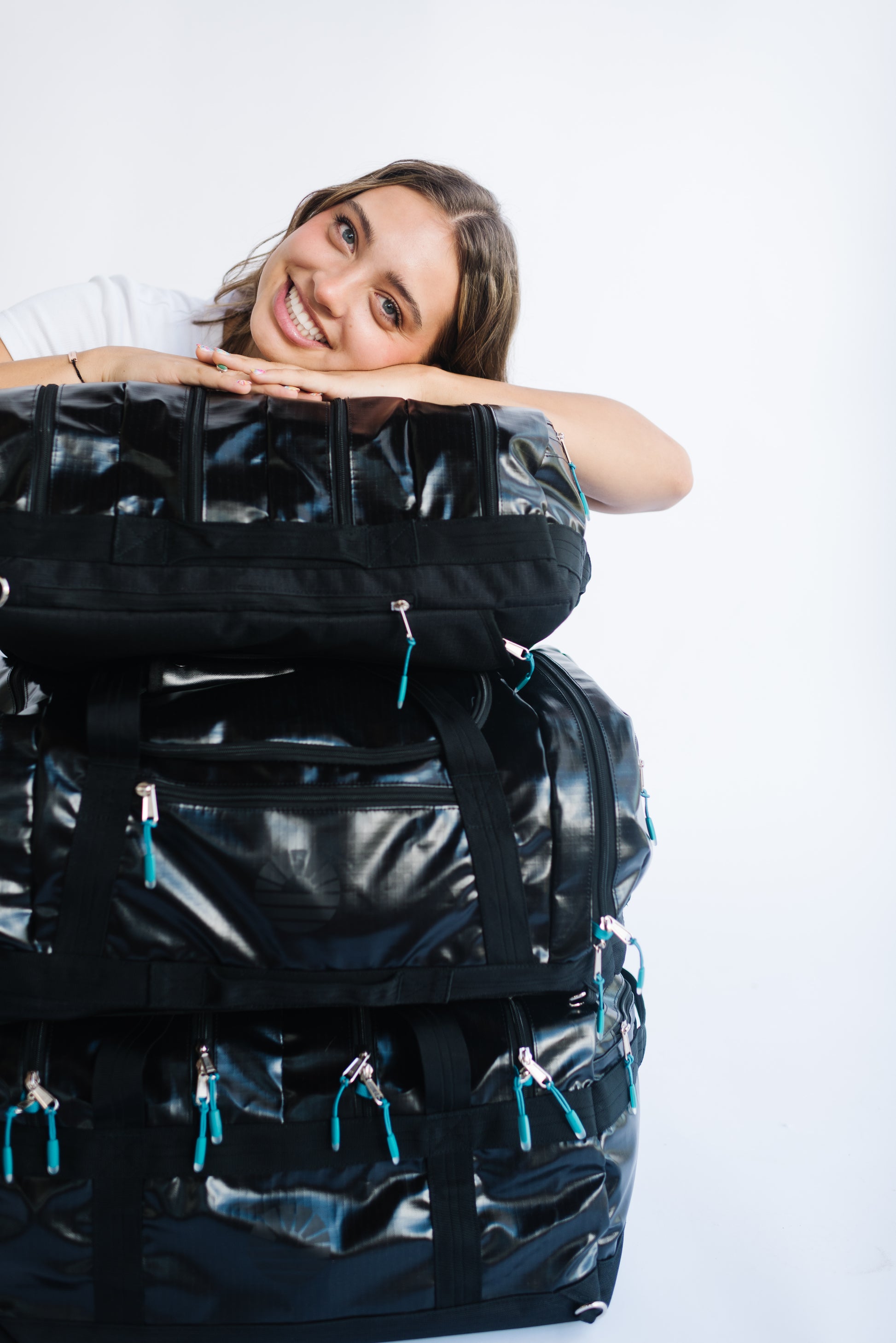 The Sequoia Travel Duffel 60L - Wipeable - 18 Storage Compartments - Eco-friendly Cordura Bag